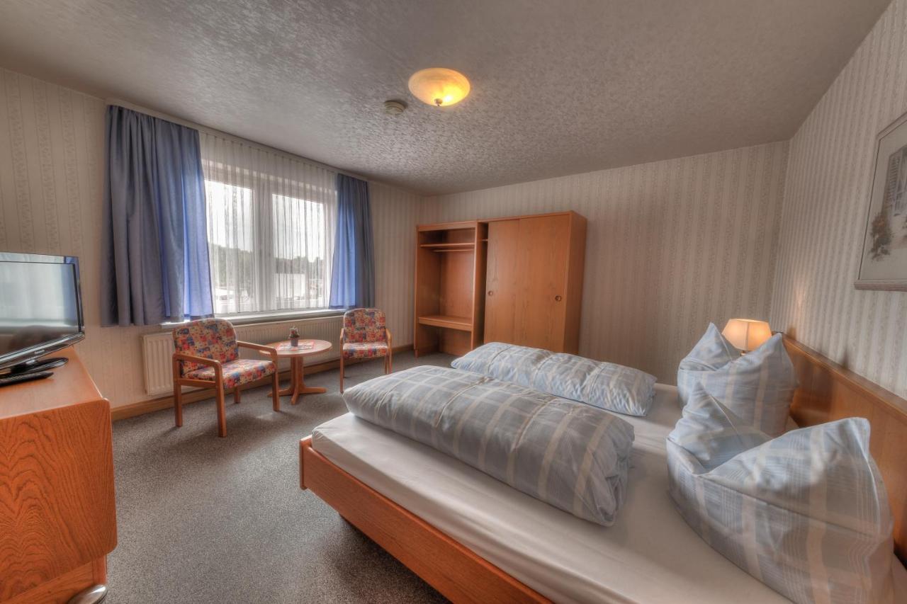 Hotel - Pension & Gaststaette "Alter Koenig" Hettstedt 外观 照片
