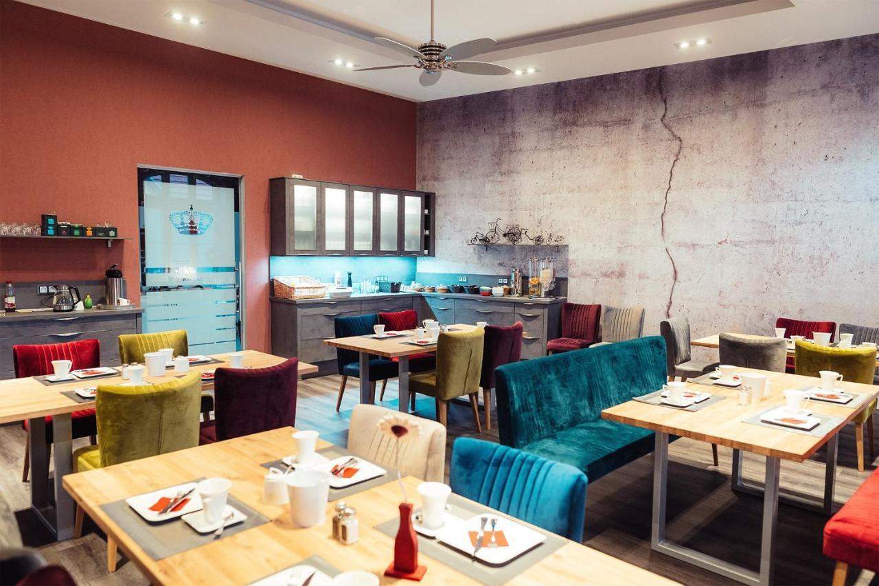 Hotel - Pension & Gaststaette "Alter Koenig" Hettstedt 外观 照片